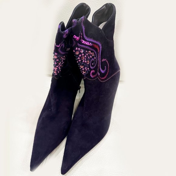 RARE! NWOT Moda di Fausto Purple Suede Sequin Heeled Ankle Boots. - Picture 1 of 10